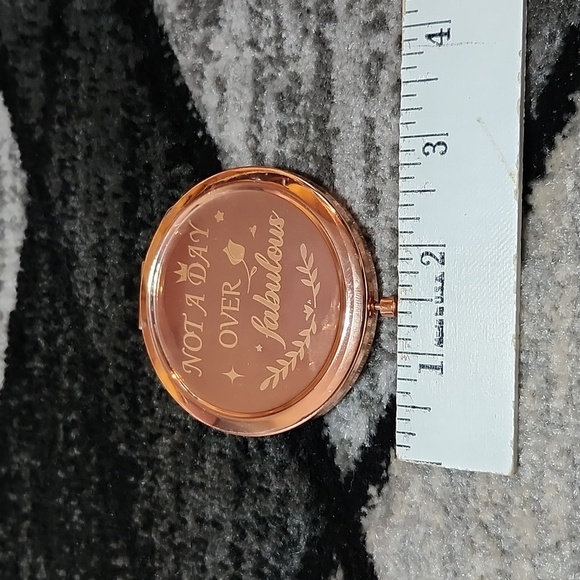 ROSE GOLD COMPACT MIRROR FACIAL CLEANSING BRUSH DELUXE EYELASH CURIER BUNDLE - Picture 4 of 14